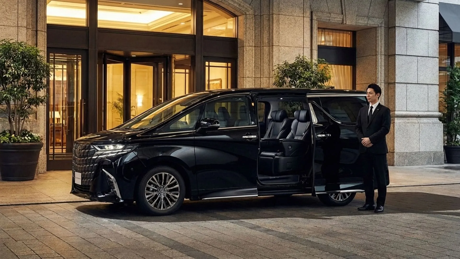 Toyota Alphard Road Presence